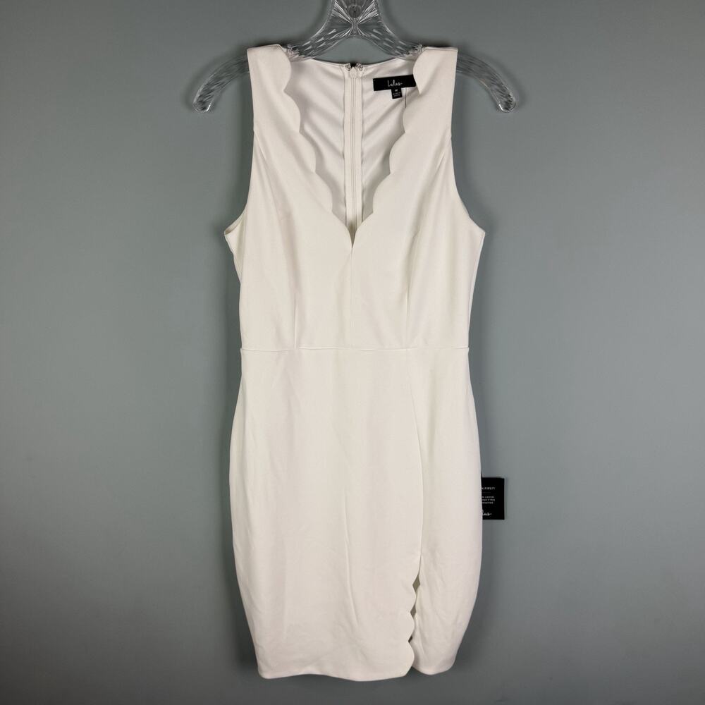 NWT Lulus Feeling Coy White Scalloped V-Neck Bodycon Dress Medium Style PD7025NL